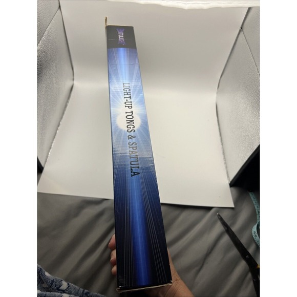 Premium Grade Stainless Steel Grill Spatula/Tongs Kit with LED‎ Light - Picture 8 of 11